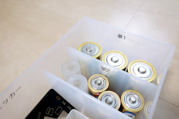 納戸・電池収納②
