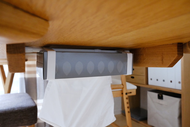 セリア・ランチベルト　シリコン・ダイニングテーブル下・ティッシュ収納①