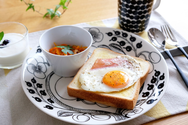 ブラックパラティッシ・目玉焼き・朝食①