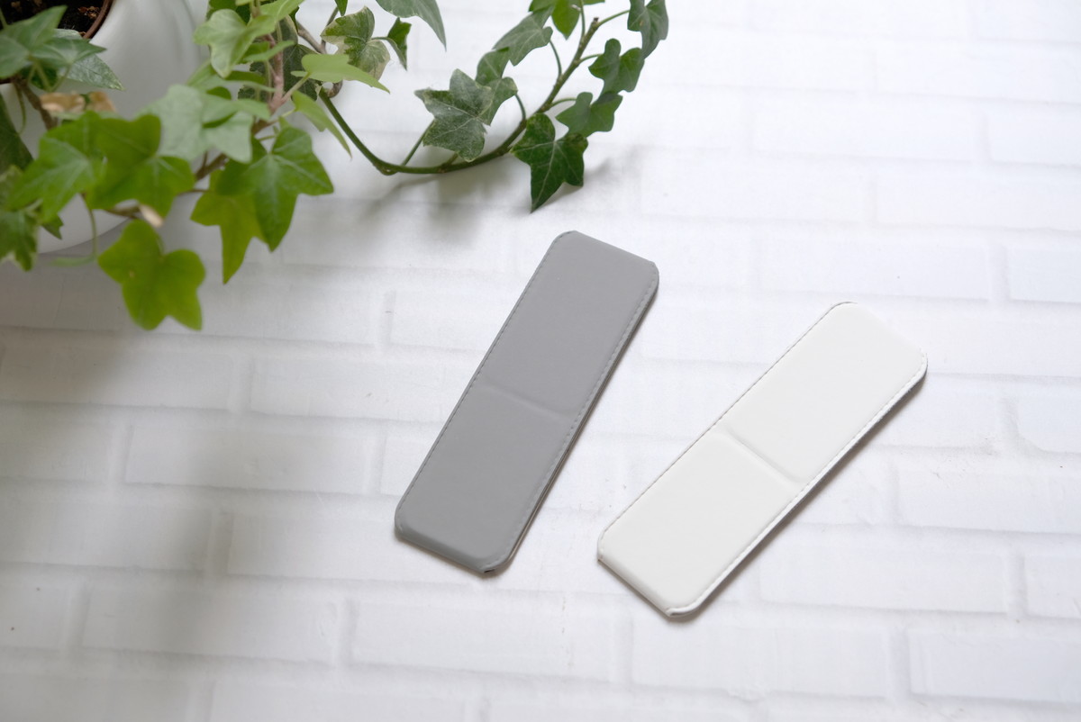 ❸3801②セリア・折りたたみスマホホルダー