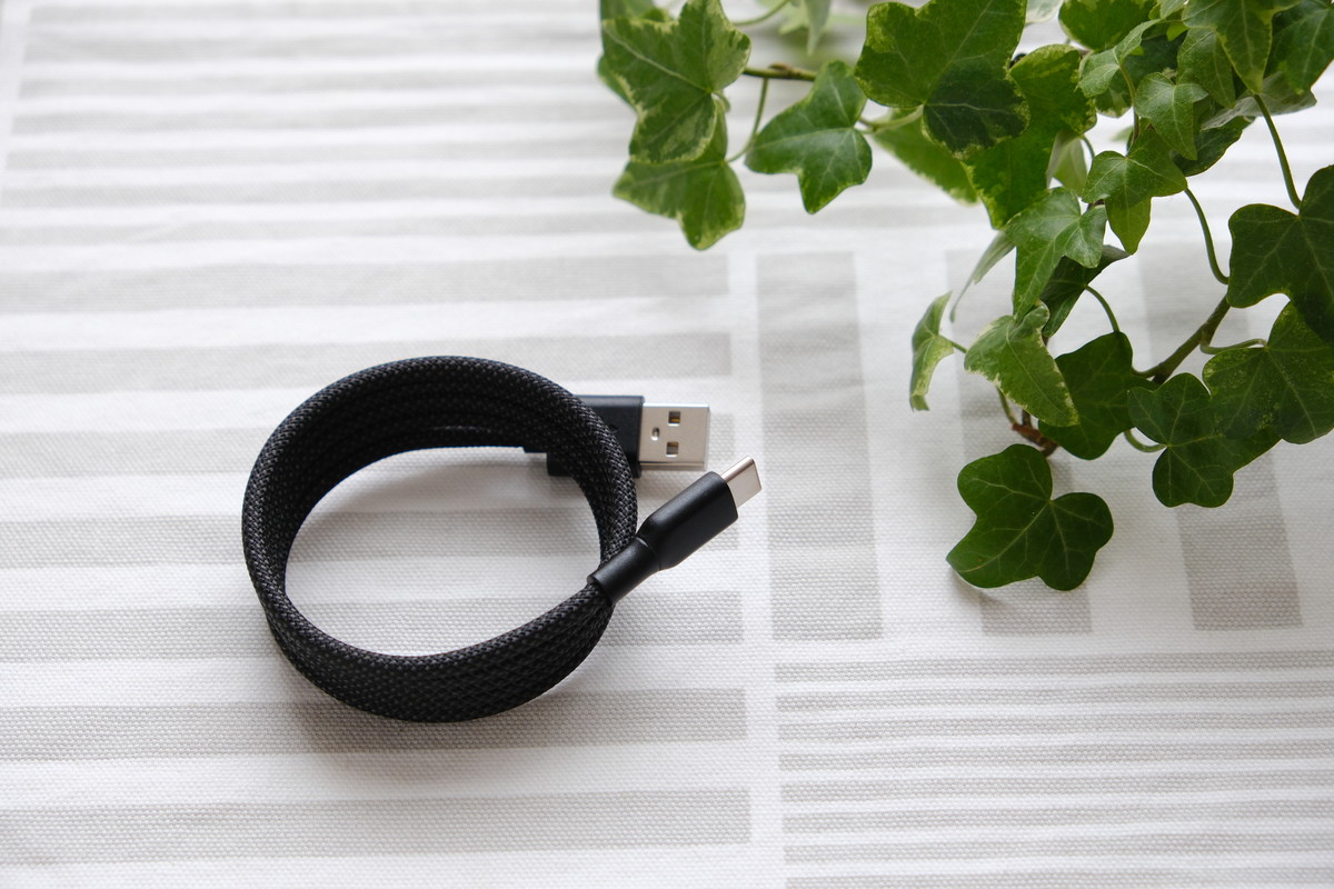 ❸DSCF7356ダイソー・くるくる収納マグネットケーブル