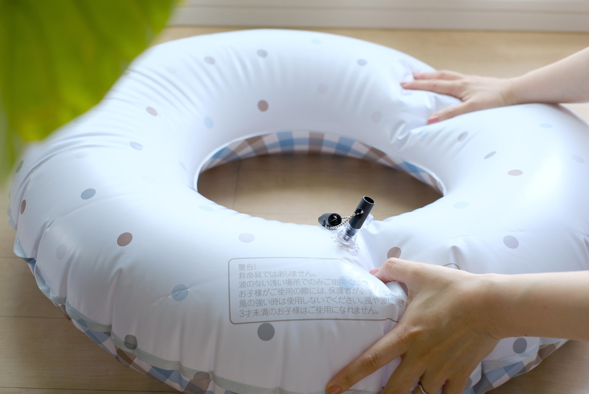 ❼DSCF9003セリア・らくらく空気抜き・スリコ・浮き輪②