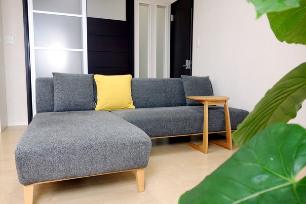 ニトリ・&Style・クッションカバー・ソファ①