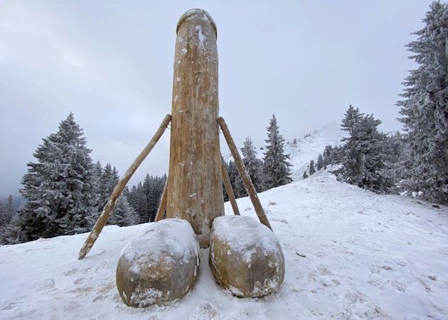 男性器 彫刻 ドイツ バイエルン・アルプス山麓