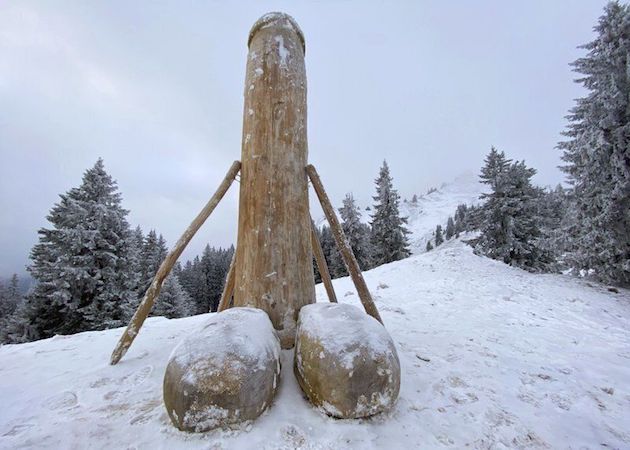 男性器　彫刻　ドイツ　バイエルン・アルプス山麓