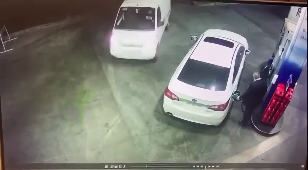ガソリンスタンド 強盗