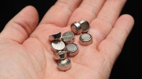 オーストラリア 女児 ボタン電池に関連した画像-01