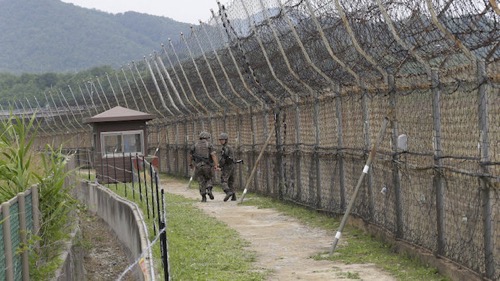 北朝鮮 脱北 フェンス 高跳び 韓国 軍事境界線 DMZ