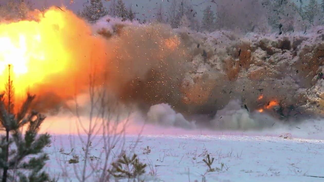 テスラ ダイナマイト 爆破 イーロン・マスク フィンランド