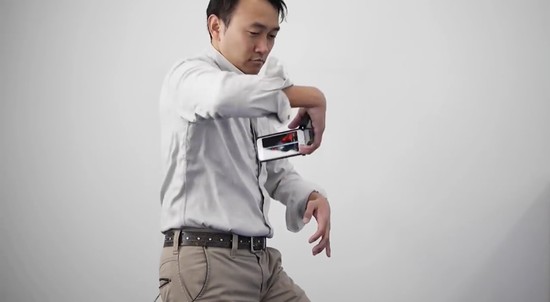 ヌンチャク系iPhoneケース『Trick Cover(トリックカバー)』に関連した画像-01