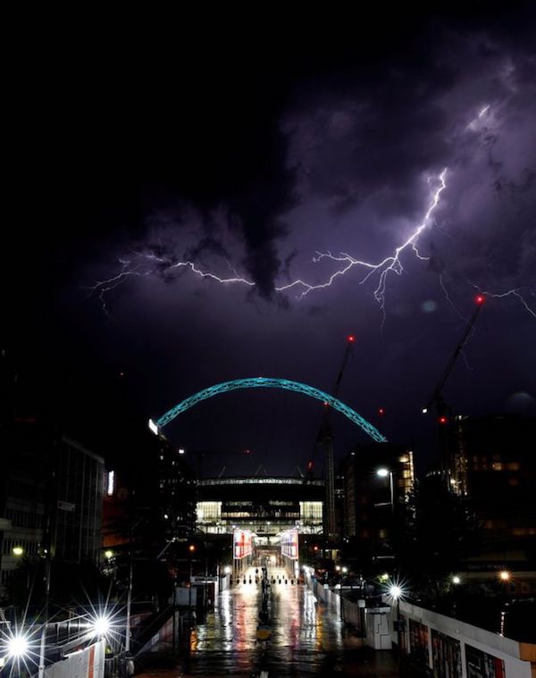 あらゆる雷雨の母(Mother of all thunderstorms)に関連した画像-09