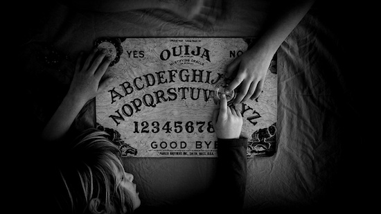 ウィジャ・ボードで遊んだ少女、ガチで悪魔に取り憑かれ発狂に関連した画像-01