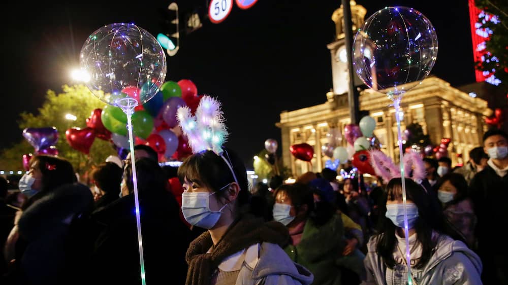 武漢　中国　新年　カウントダウン