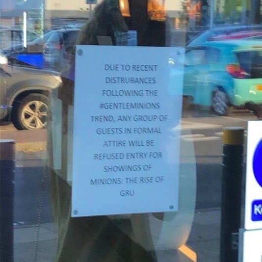 ミニオンズフィーバー ミニオンズ イギリス 正装