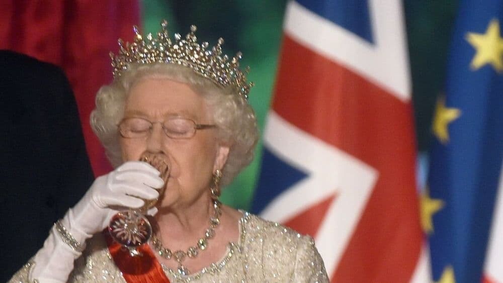 エリザベス女王 イギリス 英国王室 禁酒