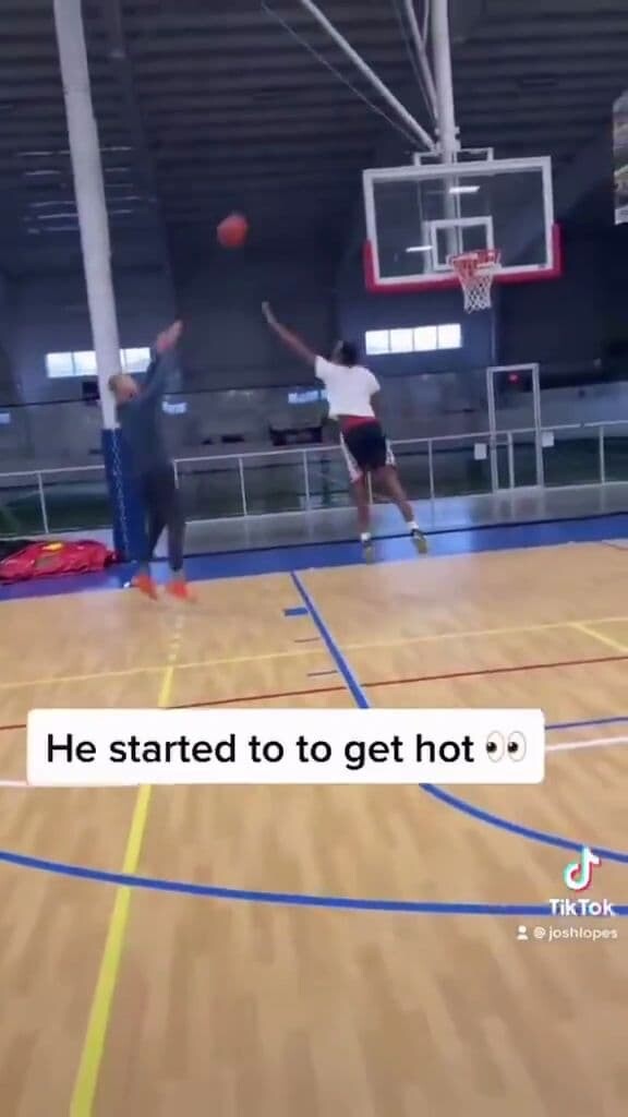 ブライアン・スカラブリニ NBA バスケットボール アメリカ