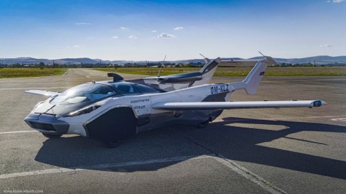 スロバキア　自動車　空飛ぶクルマ　飛行機に関連した画像-01