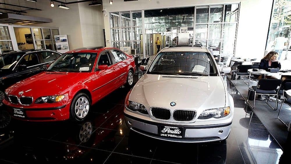 アメリカ レンタカー 銀行強盗 BMW