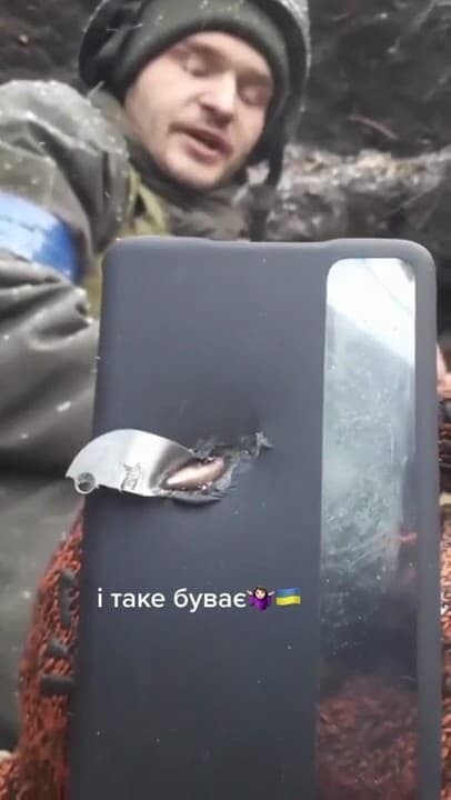 ウクライナ ロシア スマホ 防弾 奇跡