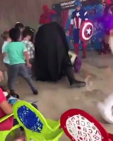 ヒーローショー サノス マーベル
