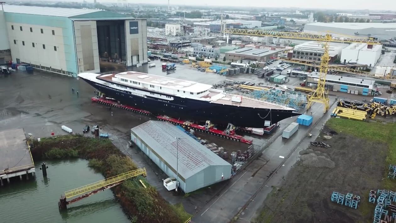 ジェフ・ベゾス Amazon 卵 スーパーヨット Y721 オランダ コーニングスハーフェン橋
