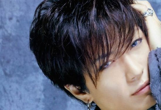 GACKTさんの抱き枕に関連した画像-01