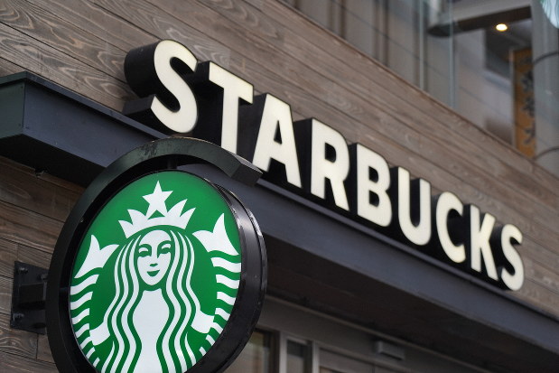 スターバックス 黒人差別 ツイッターに関連した画像-01