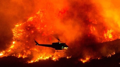 性別披露パーティ　エルドラド　サンバーナディーノ国立森林公園　山火事　アメリカ