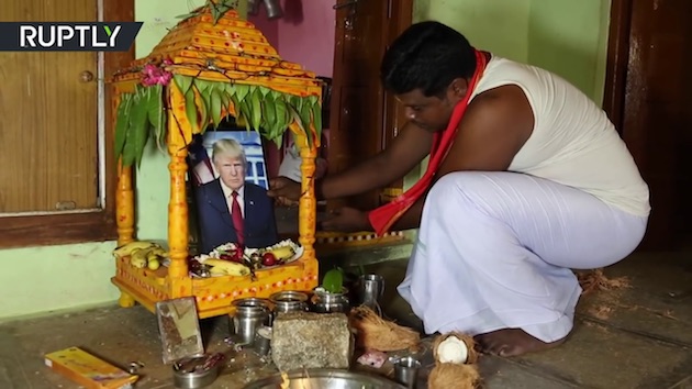 トランプ大統領がインドの村で神にに関連した画像-01