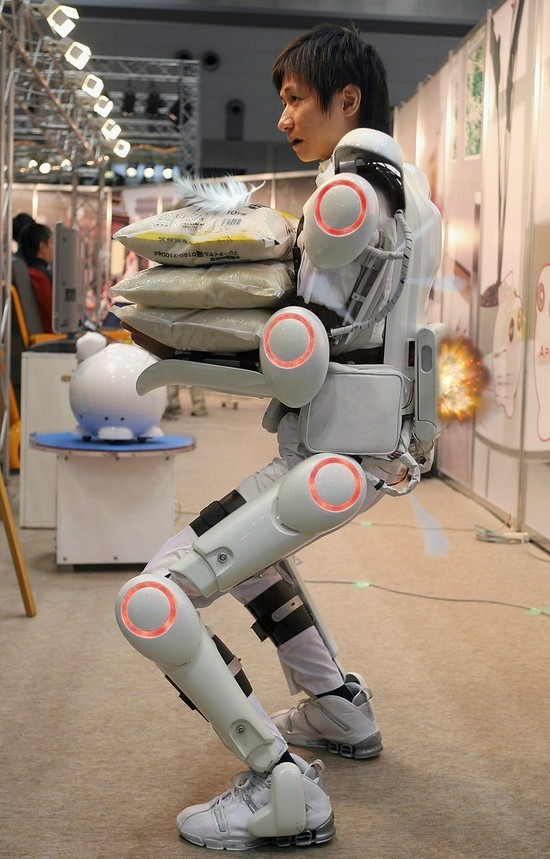 日本人が米を運ぶためのロボットを開発 パワードスーツ Hal が完全に外国人に遊ばれとるwwwwwwww ユルクヤル 外国人から見た世界 日本人が米を運ぶためのロボットを開発 パワードスーツ Hal が完全に外国人に遊ばれとるwwwwwwww ユルクヤル 外国人から見た世界