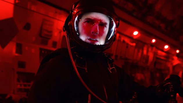宇宙空間でトム・クルーズ主演の映画に関連した画像-01