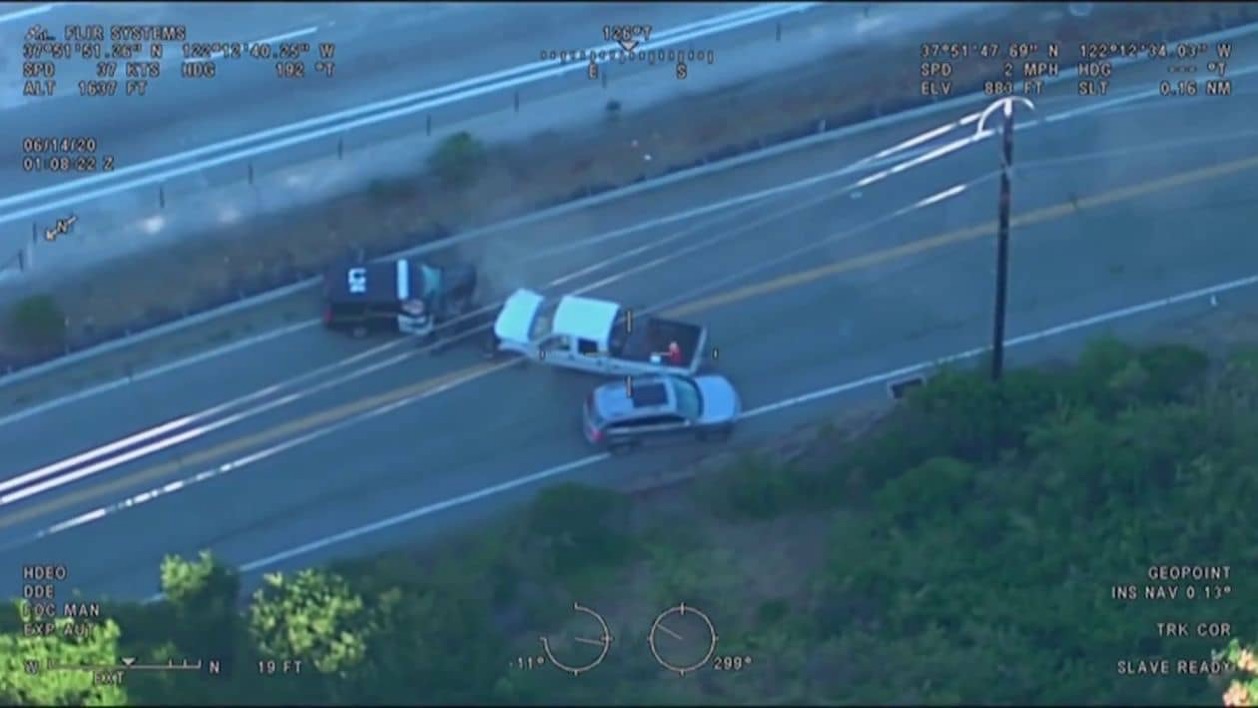 リアルgta 高速道路で車に轢かれながらも車を奪い逃走 警察と2日間カーチェイスを繰り広げた男の映像が壮絶すぎる ユルクヤル 外国人から見た世界 リアルgta 高速道路で車に轢かれながらも車を奪い逃走 警察と2日間カーチェイスを繰り広げた男の映像が壮絶すぎる ユルクヤル 外国人から見た世界