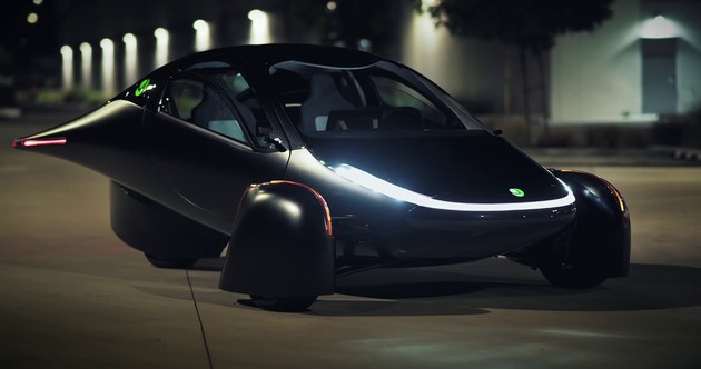 Aptera ソーラーパネル 電気自動車 アメリカ 充電不要
