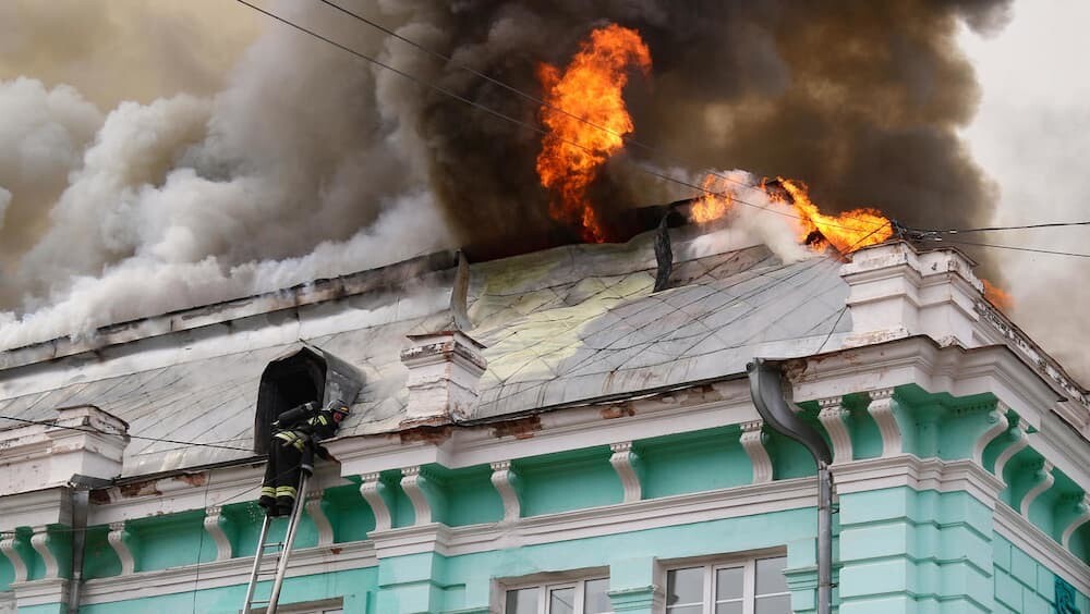 ロシア 火事 病院 手術