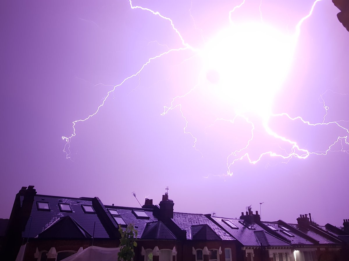 あらゆる雷雨の母(Mother of all thunderstorms)に関連した画像-05
