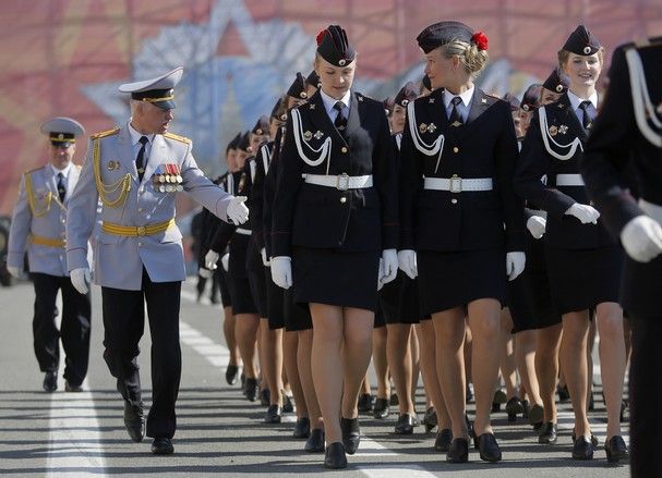 ロシアの女性警官に関連した画像-04