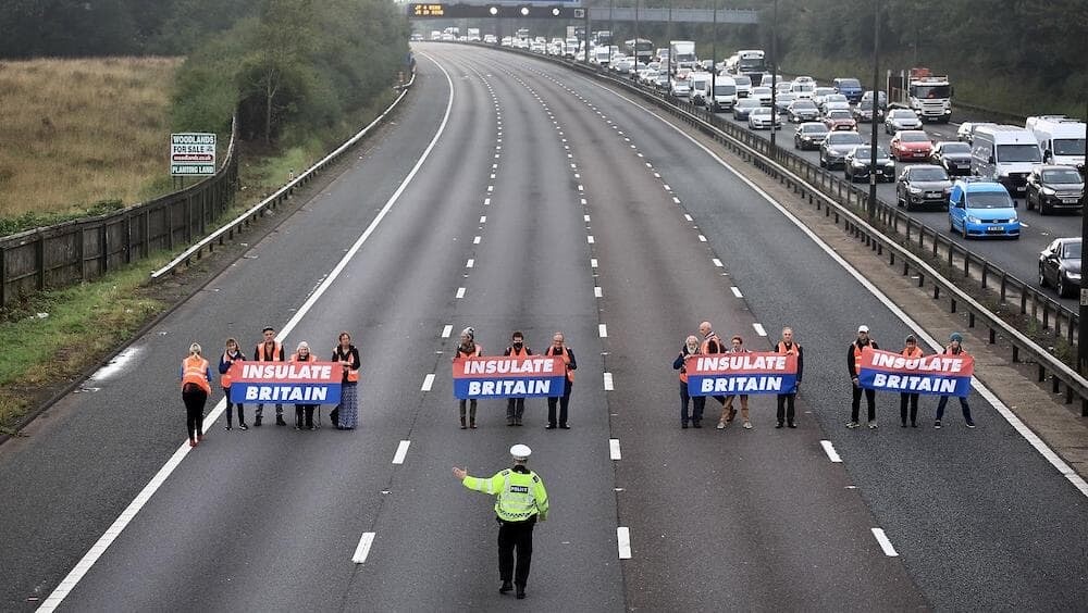 グレタ・トゥーンベリ　イギリス　BBC　道路封鎖