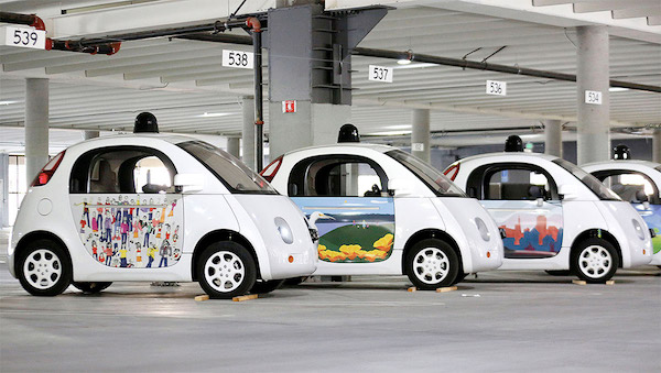 Googleの自動運転車、ノロすぎて白バイに止められるに関連した画像-03
