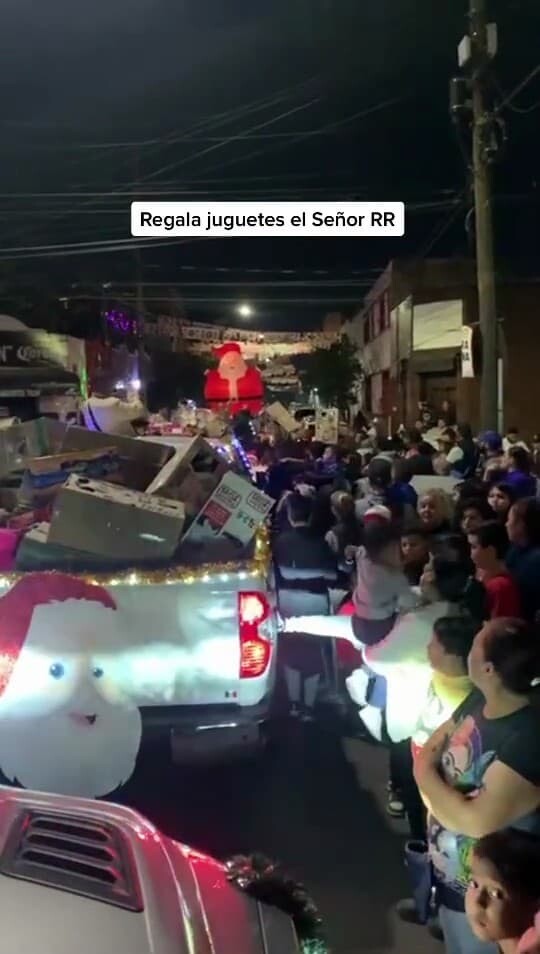 メキシコ クリスマスプレゼント カルテル 麻薬組織 ハリスコ新世代カルテル
