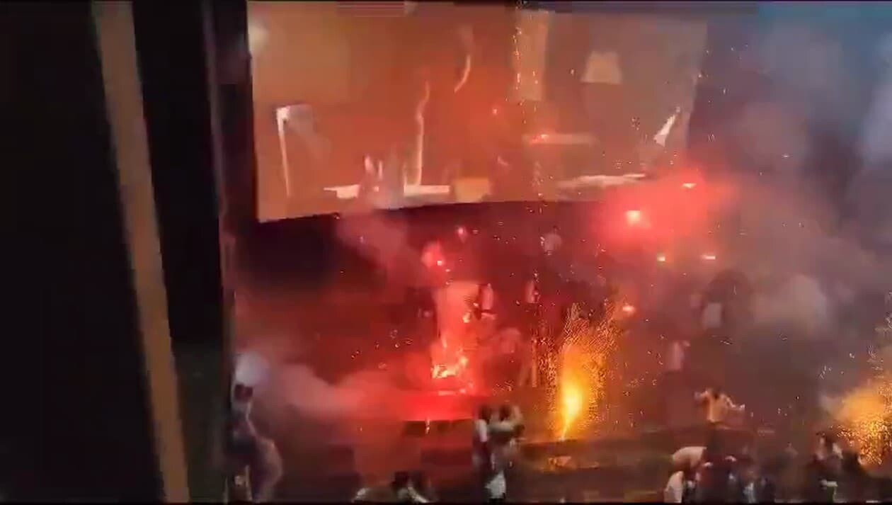 インド 映画館 花火 サルマン・カーン