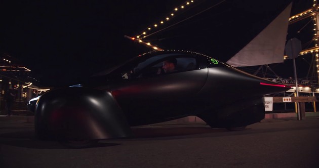 Aptera ソーラーパネル 電気自動車 アメリカ 充電不要