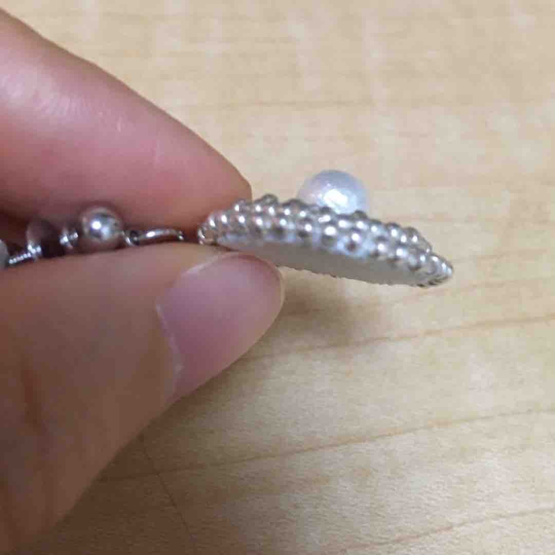 ビーズ刺繍のイヤリング ビーズを入れたブランケットステッチを説明しました Yururin ハンドメイドとデグーの日常 ビーズ刺繍のイヤリング ビーズを入れたブランケットステッチを説明しました Yururin ハンドメイドとデグーの日常
