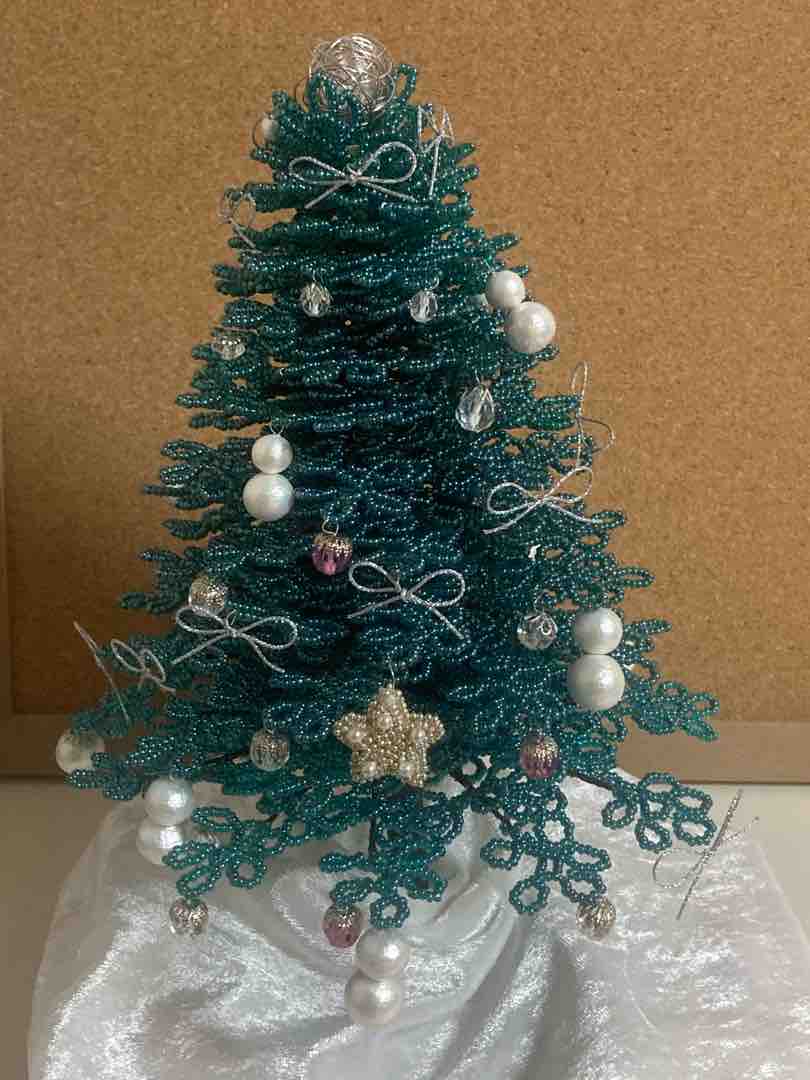 ビーズのクリスマスツリーの飾りを作っています Yururin きょうもビーズブログ ビーズのクリスマスツリーの飾りを作っています Yururin きょうもビーズブログ