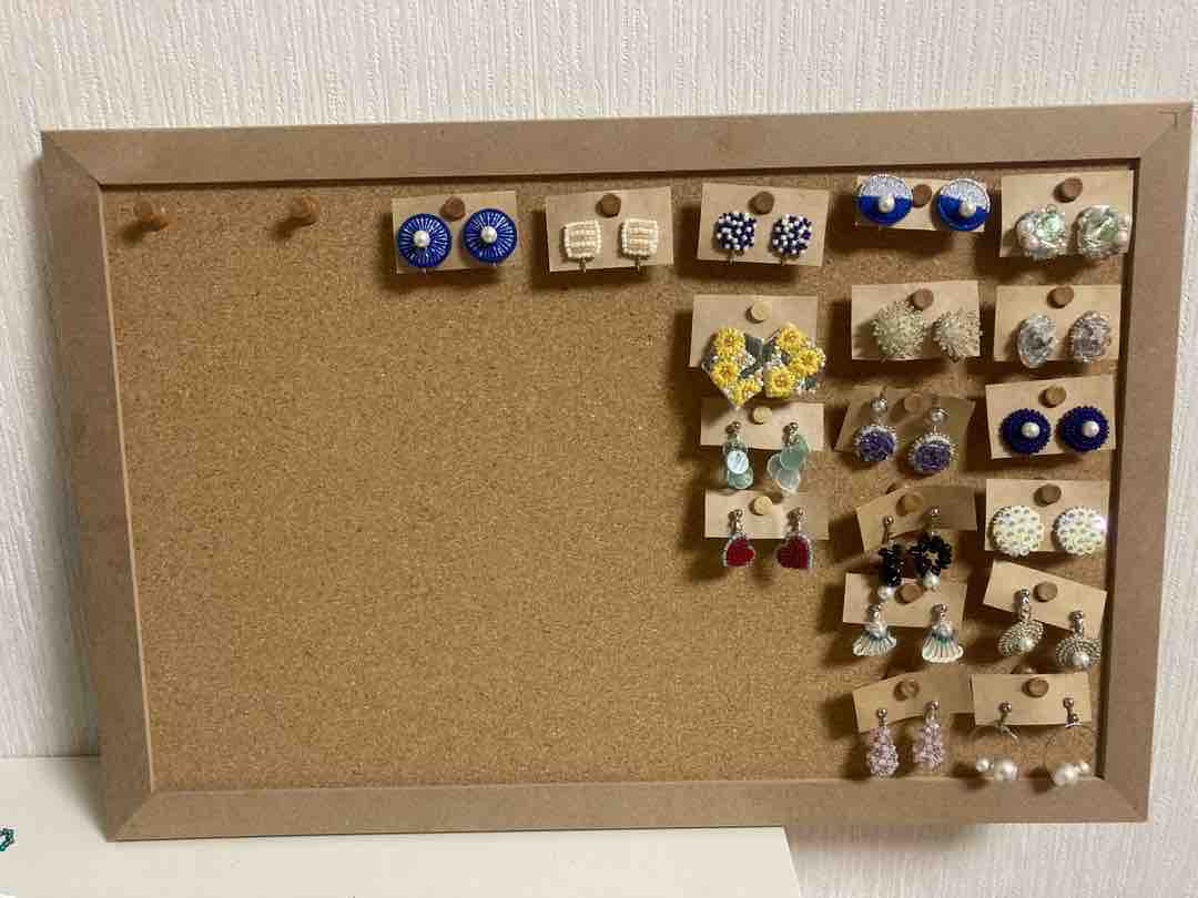 イヤリングの収納を変えてみました コルクボード Yururin きょうもビーズブログ イヤリングの収納を変えてみました コルクボード Yururin きょうもビーズブログ