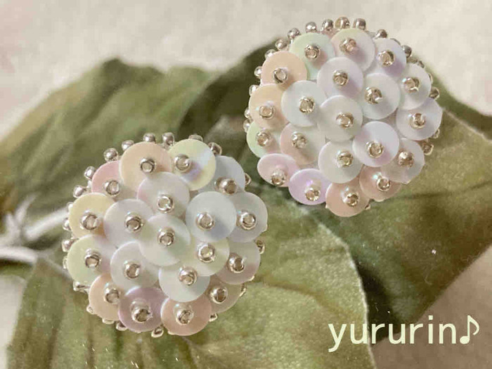 ビーズ刺繍 スパンコールのイヤリング完成しました やり方と費用も Yururin ハンドメイドとデグーの日常
