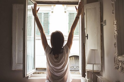 window-1148929__340