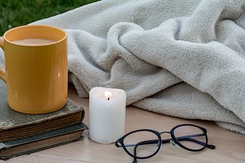 candle-2400240__340