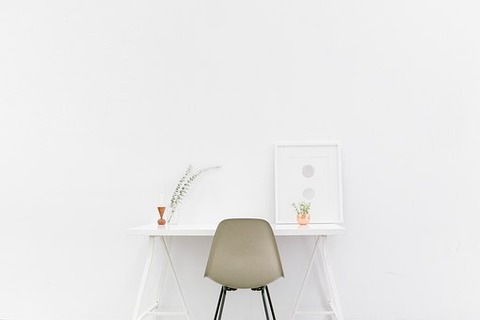 desk-1081708__340