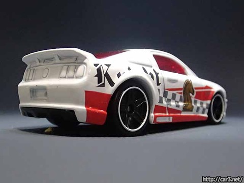 Hotwheels_2007フォードマスタングknight_05