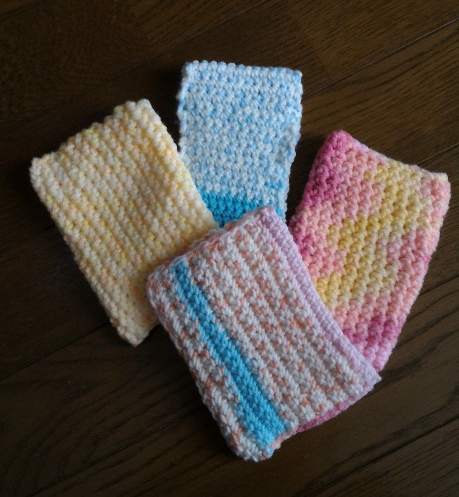 長持ちするアクリルたわしの編み方 2枚重ね 3枚重ねの構造にするとお皿が洗いやすい ゆるやか100
